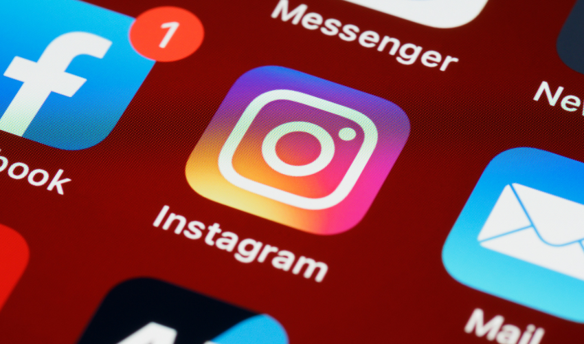 can I see who saved my Instagram posts?
