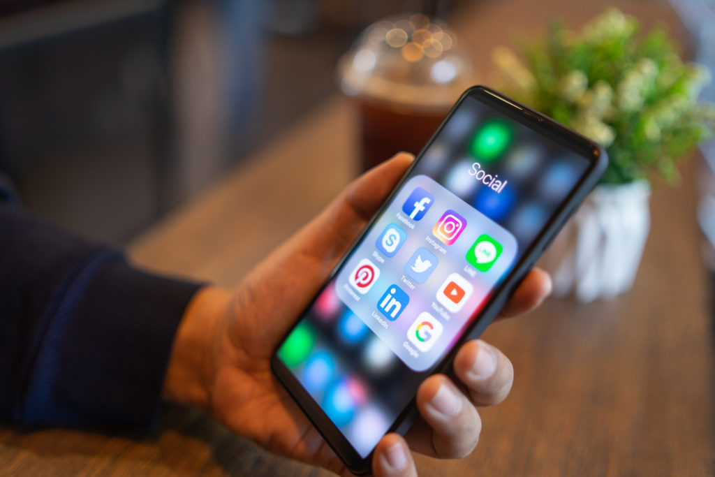 how to protect your identity on social media